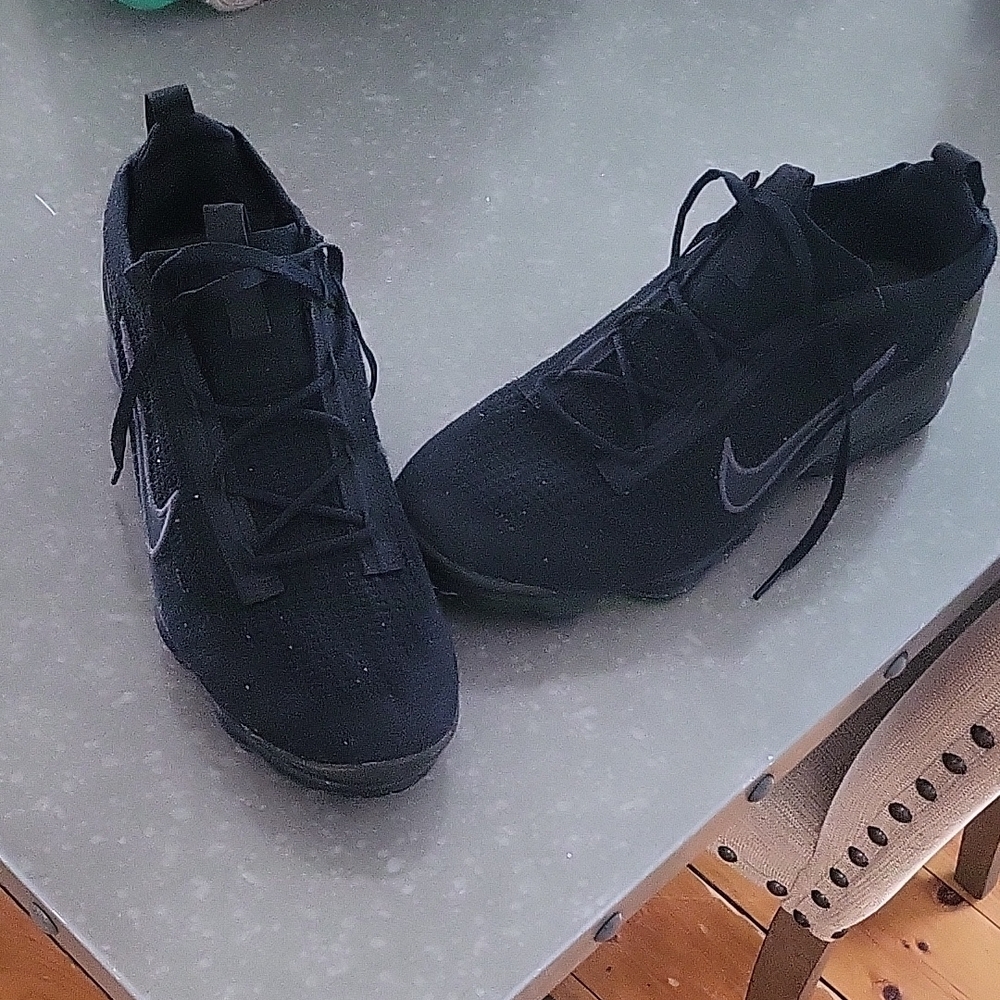 Nike Men's Black Athletic Shoes